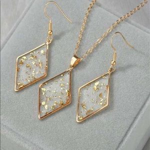 3 piece Clear Geometric decor